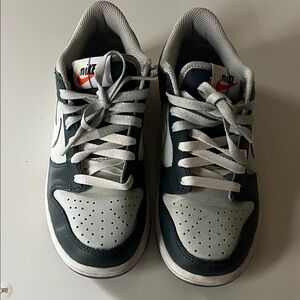 Nike sneakers size 4 youth